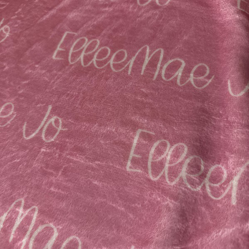 Babydecke mit Namen aus Fleece 3
