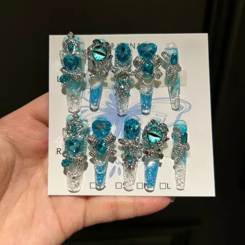 Quadratische Gel-Press-On-Nägel mit Strass