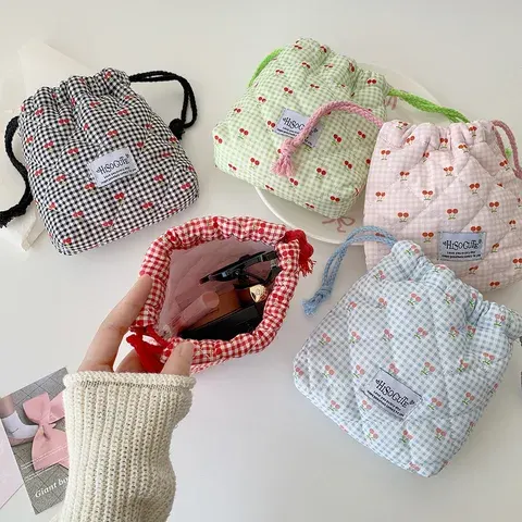 Gesteppte Kosmetiktasche