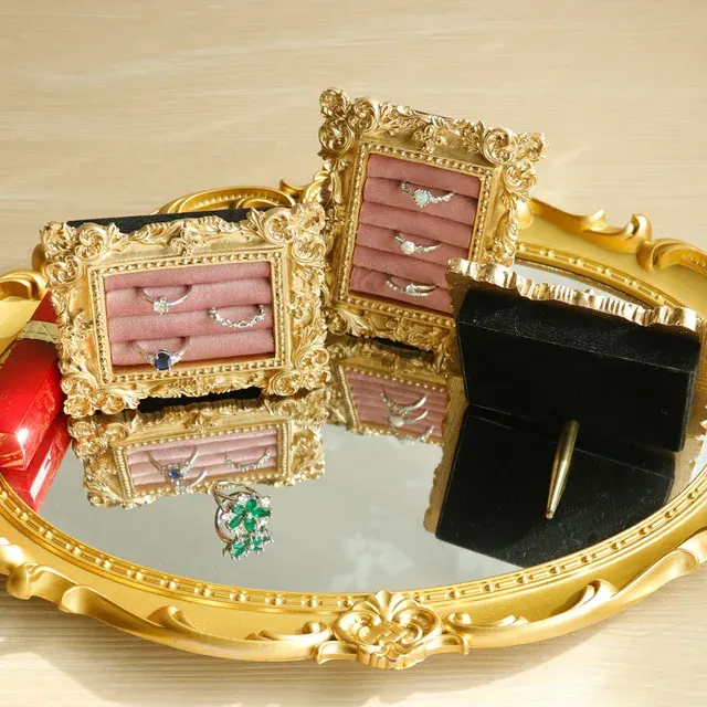 Goldener Ringständer 2