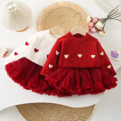 Mädchen-Strickoberteil bestickt