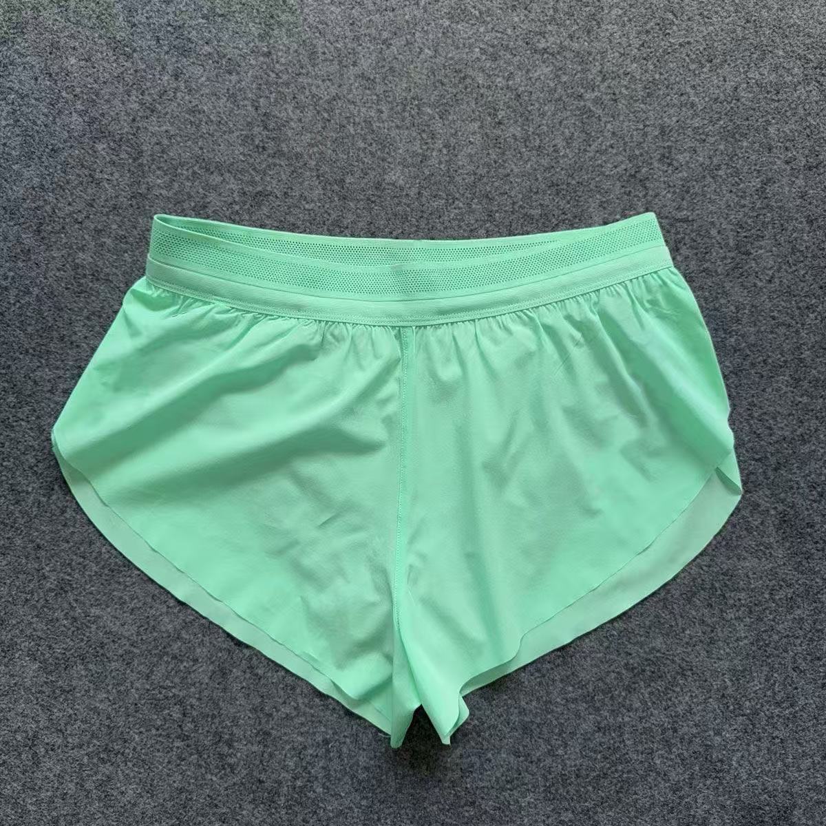 Atmungsaktive Casual-Shorts in Unifarbe 2