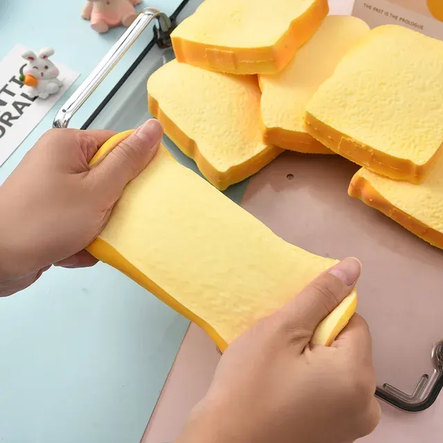 Toast-Squishy 3