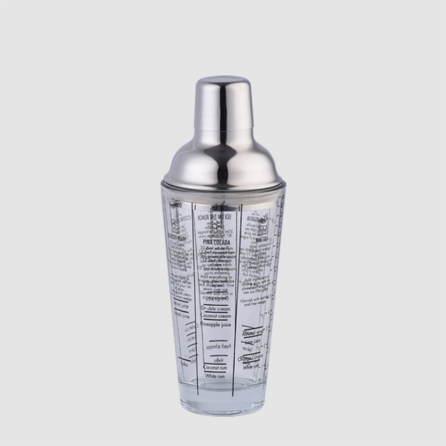 Transparenter Cocktailshaker mit Rezeptskala 4