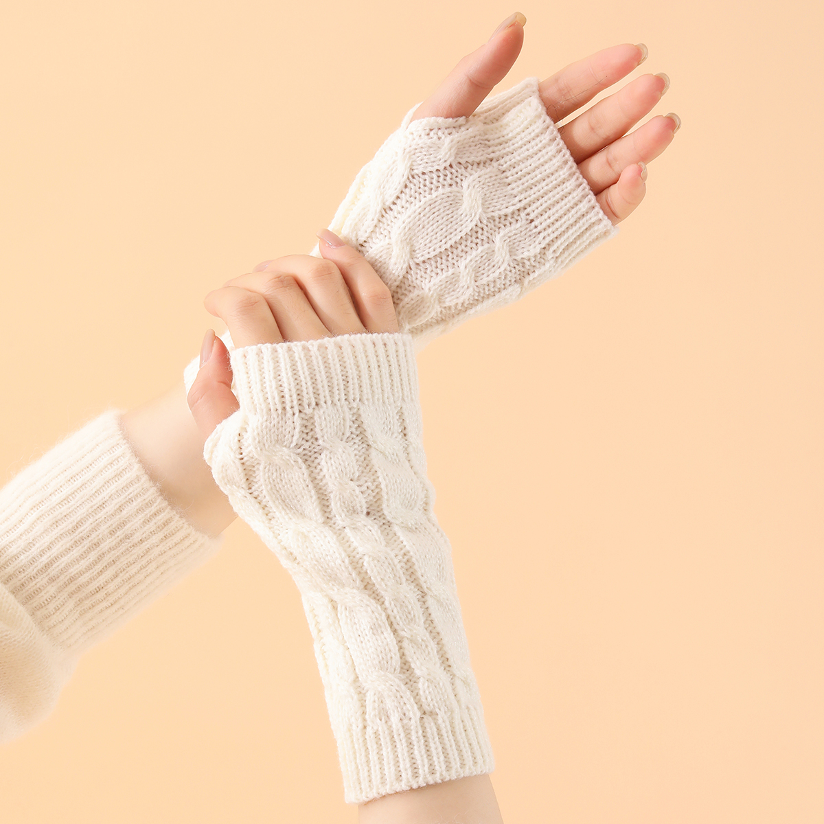 Lange Strickhandschuhe