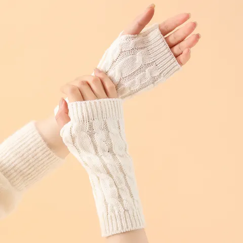 Lange Strickhandschuhe