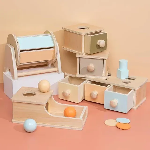 Holz-Montessori-Ballschublade mit Vollset 2