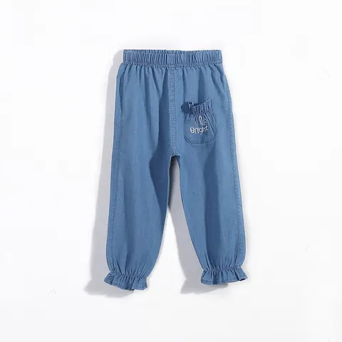 Jeans mit Füßen