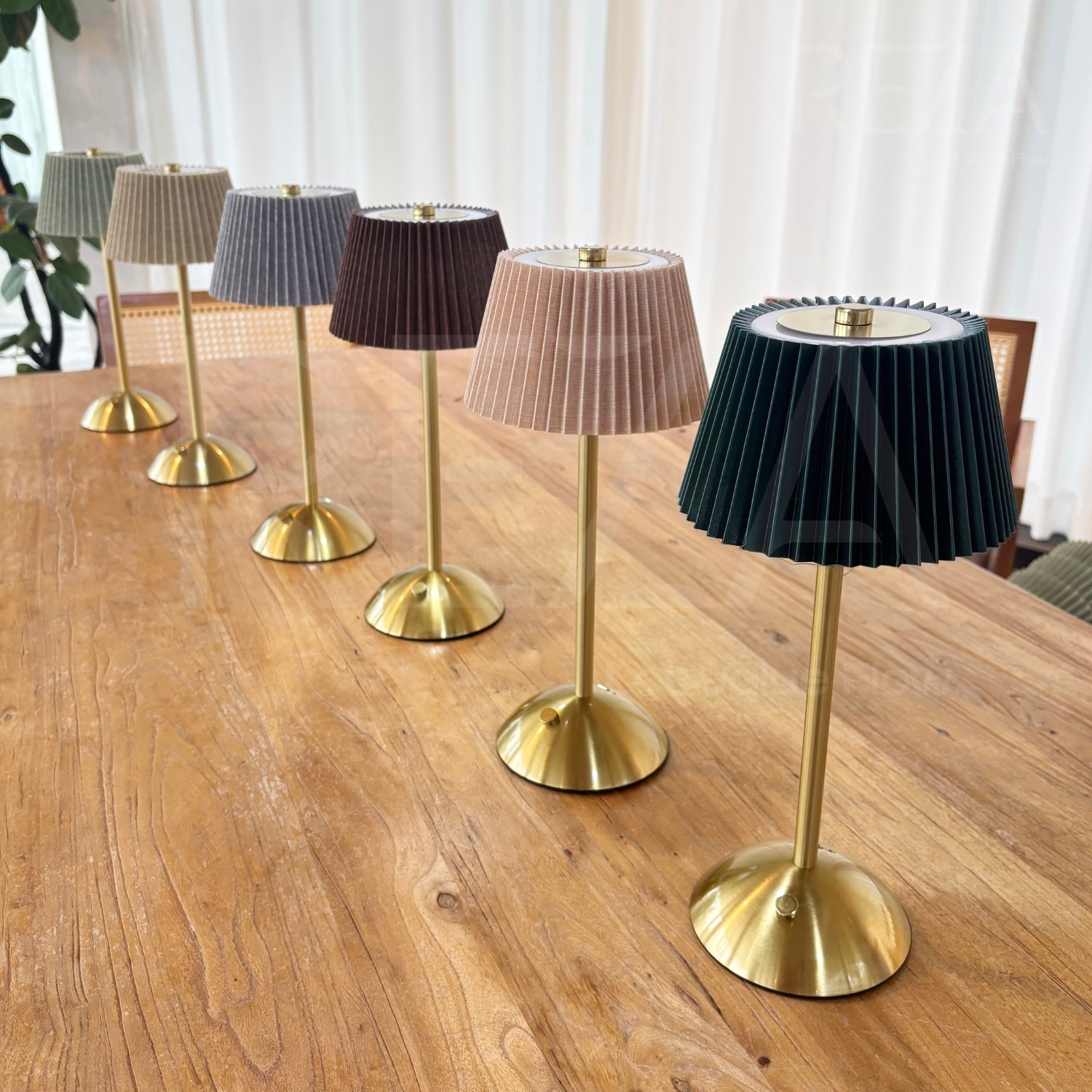 Kabellose LED-Tischlampe mit Touch-Dimmer