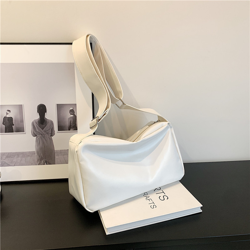 Damen Crossbody-Handtasche aus Kunstleder 2