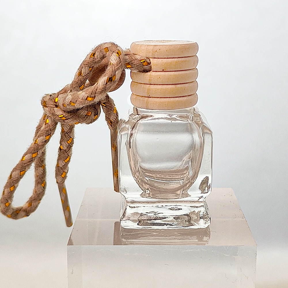 Quadratischer Holzanhänger Glasflasche 8 ml 2