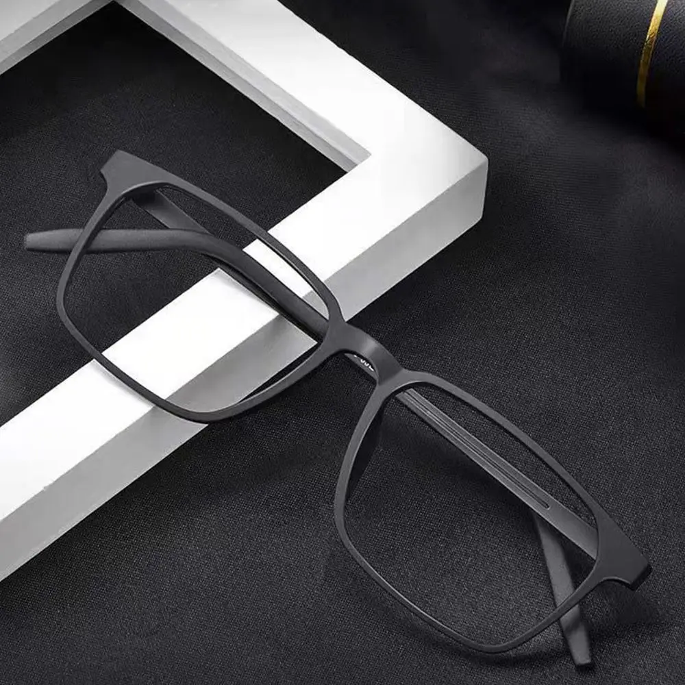 Leichte Titan-Lesebrille für Herren 3
