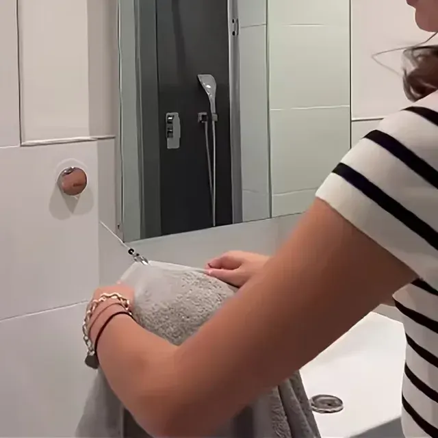 Einziehbarer Handtuchhalter 3