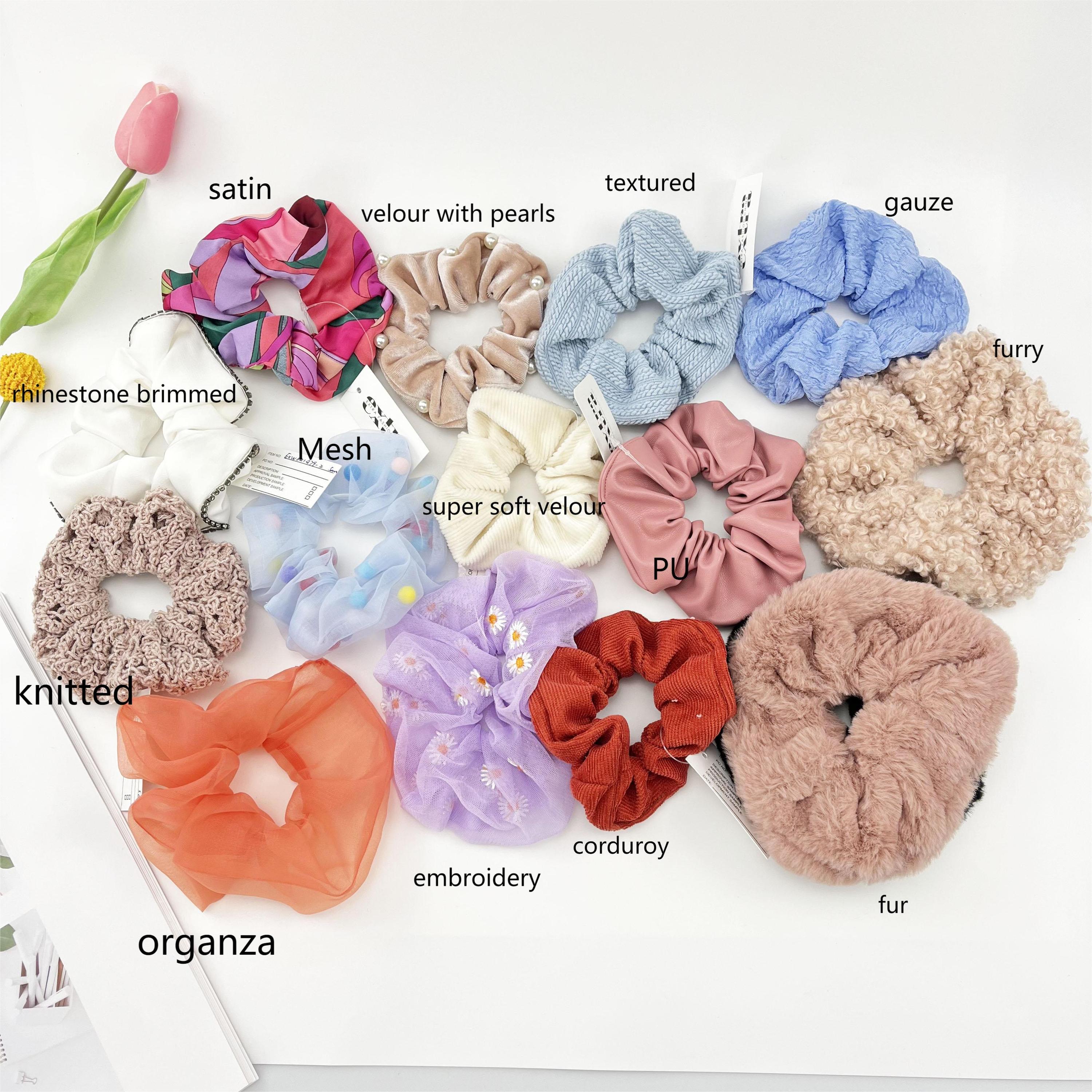 Bedruckte Satin-Scrunchies mit elastischem Haargummi 4