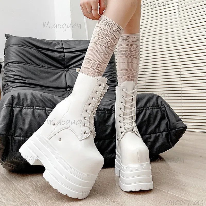 Plateaustiefel 4