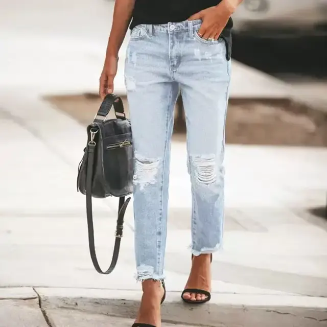 Zerrissene Jeans mit geradem Bein 3