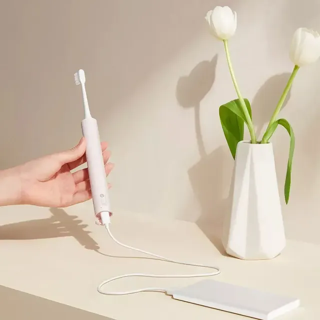 Schallzahnbürste mit USB-C-Akku und IPX7 3