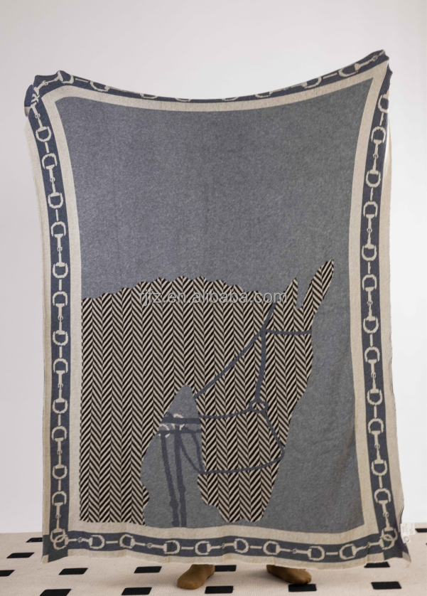 Woll-Strickdecke 4