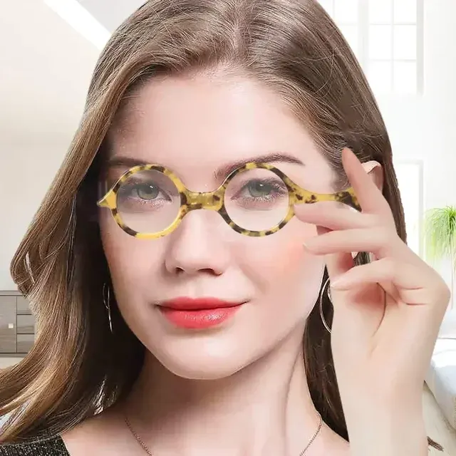 Lesebrille mit Halsband 4