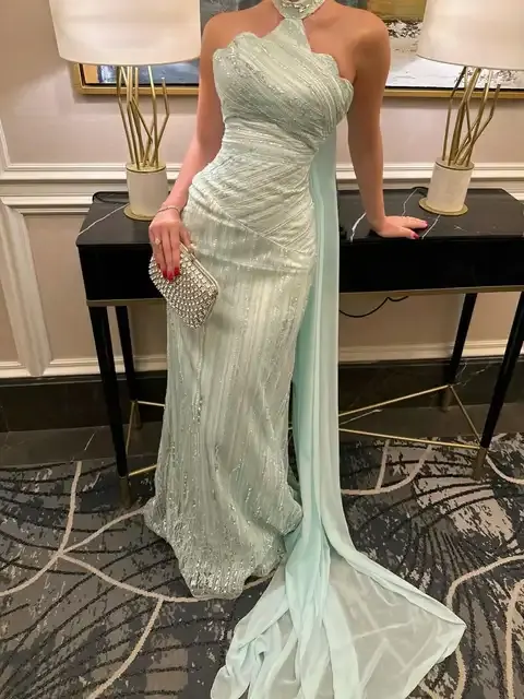 Neckholder-Abendkleid 4