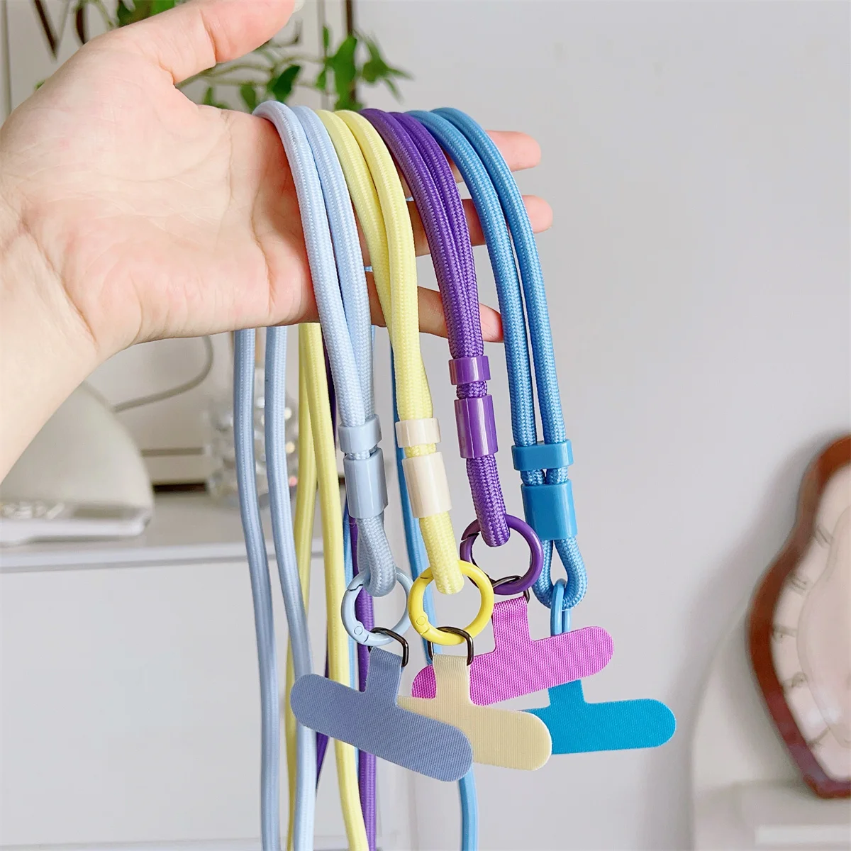 Universelles Handy-Halsband mit Clip 2