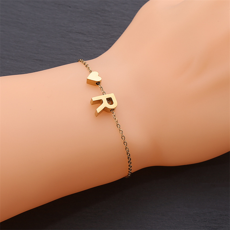 Kleine Herz-Initialkette 18K vergoldet 4
