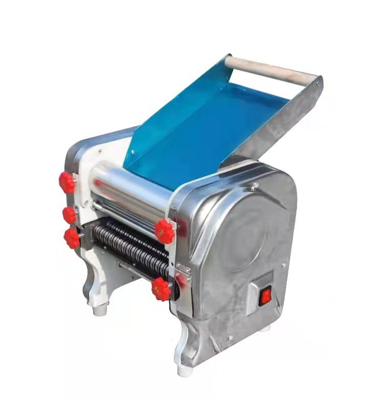 Manuelle Nudelmaschine mit Teigroller 4