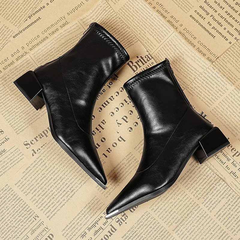 Stiefeletten mit Absatz 4