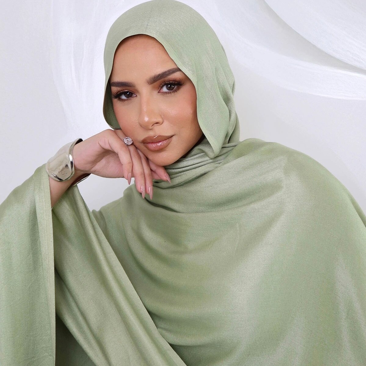 Atmungsaktives Hijab aus Seide-Viskose
