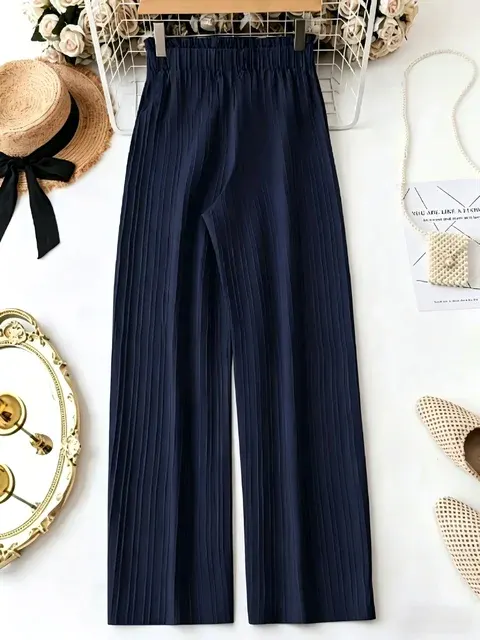 Damenhose mit weitem Bein 4