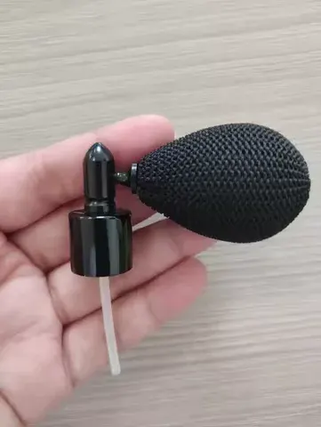 Parfüm-Zerstäuber mit Quasten-Ballpumpe