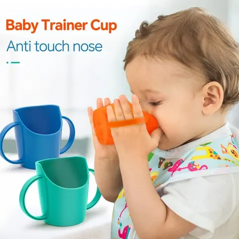 Baby-Becher mit Schrägöffnung