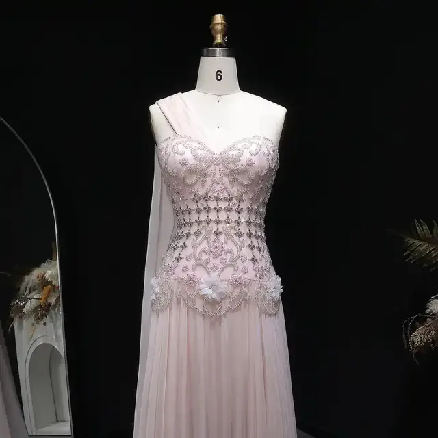 Ärmelloses Abendkleid 3