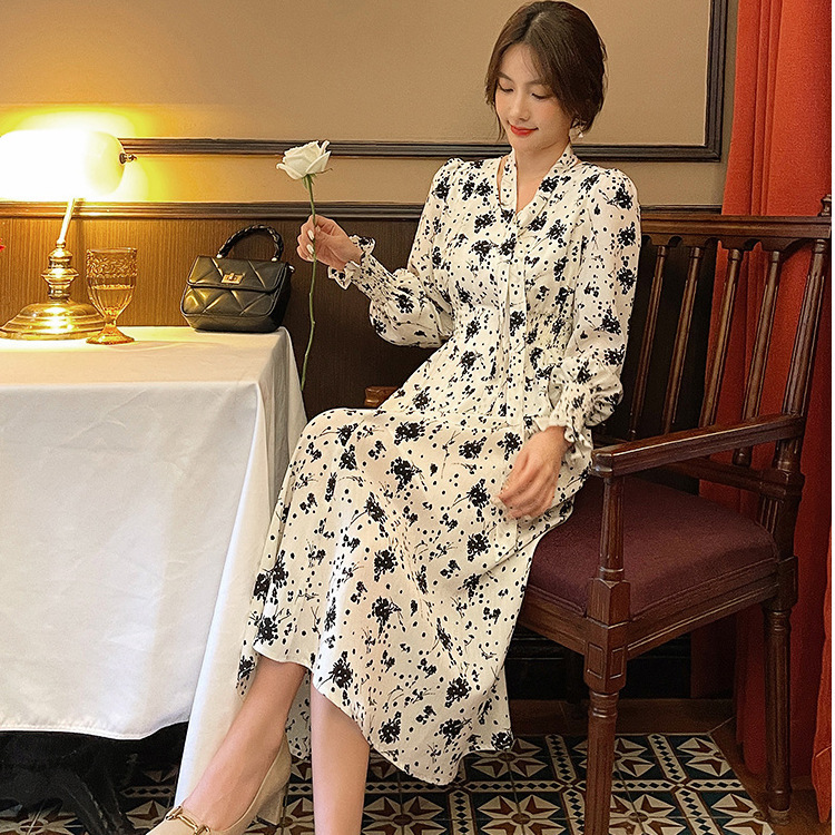 Eleganetes Langarm-Damenkleid mit Schmaler Passform 3