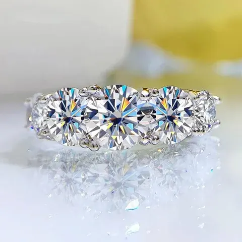 Vergoldeter Moissanit-Ring