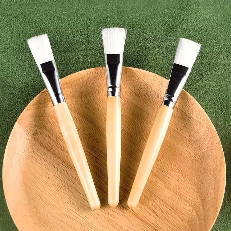 Multifunktionale Gesichtsreinigungsbürste mit Nasenbürste 3