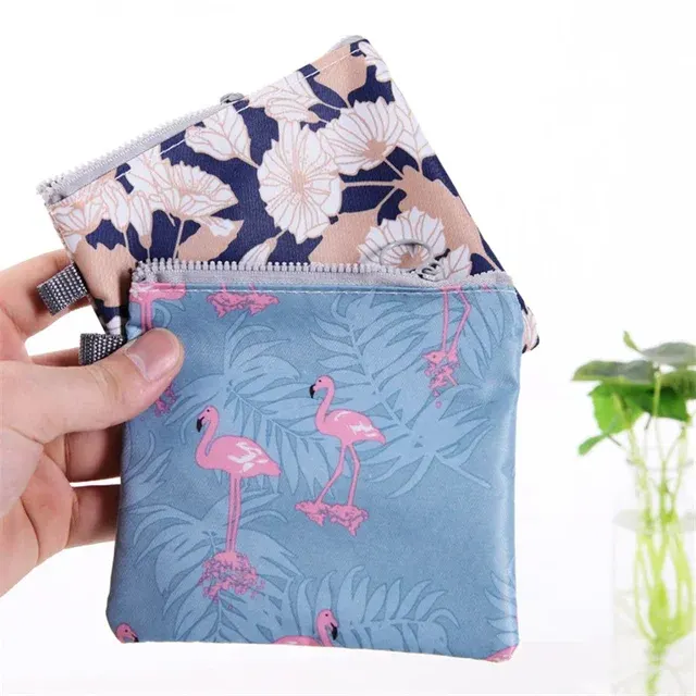 Kosmetiktasche mit Kabelorganizer 4