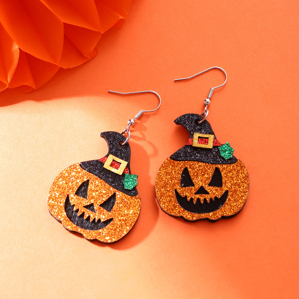 Halloween-Kürbishut mit Ohrringen