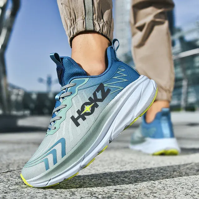 Laufschuhe 4