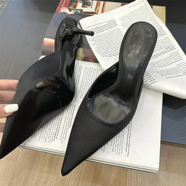 Mules mit niedrigem Absatz 4