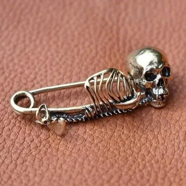 Totenkopf-Brosche 2