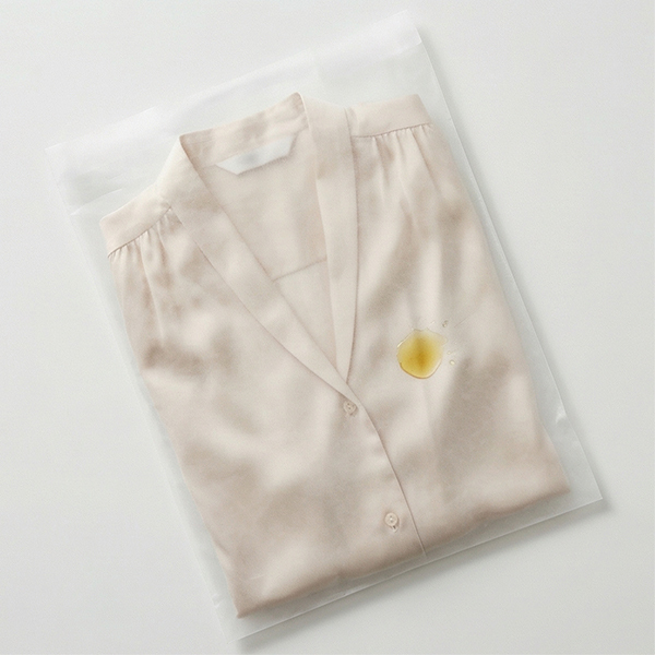 Transparente Pergamin Kleidertasche selbstklebend