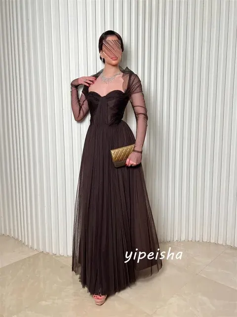 Schulterfreies Abendkleid 2
