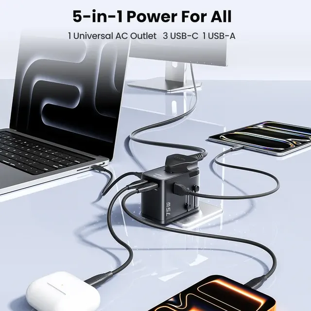 Reiseadapter 4