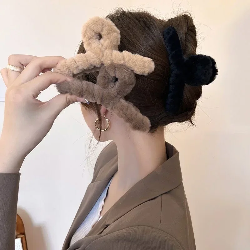 Flauschige Kunstpelz-Haarklammer mit Krabbenform 3