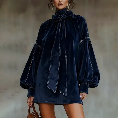 Samt-Minikleid