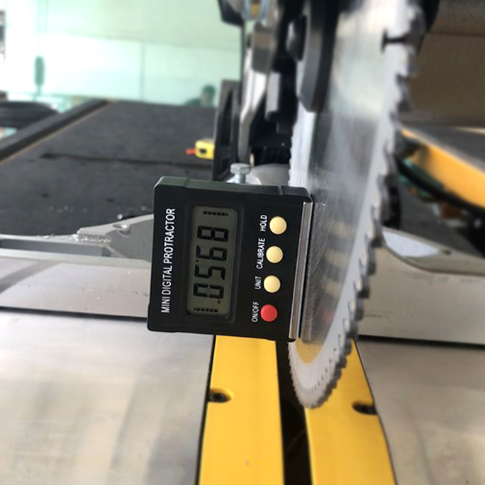 Magnetischer Mini-Neigungsmesser mit Winkelanzeige