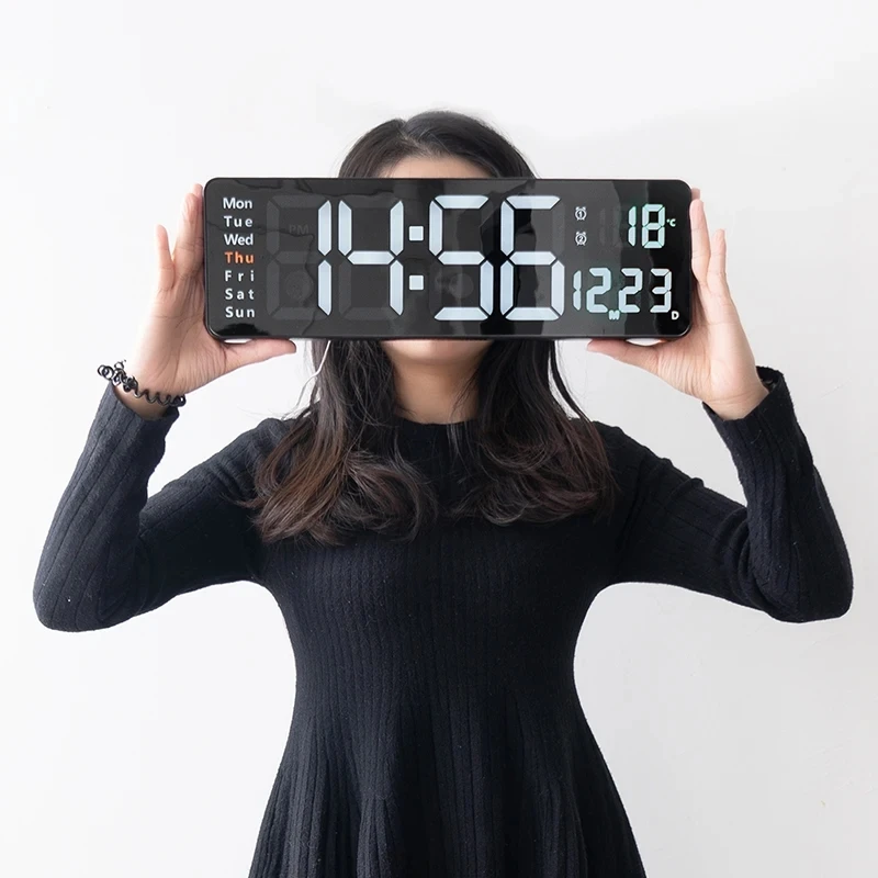 digitale Wanduhr 2