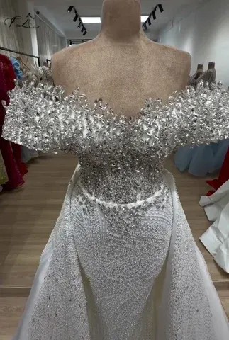 One-Shoulder-Abendkleid