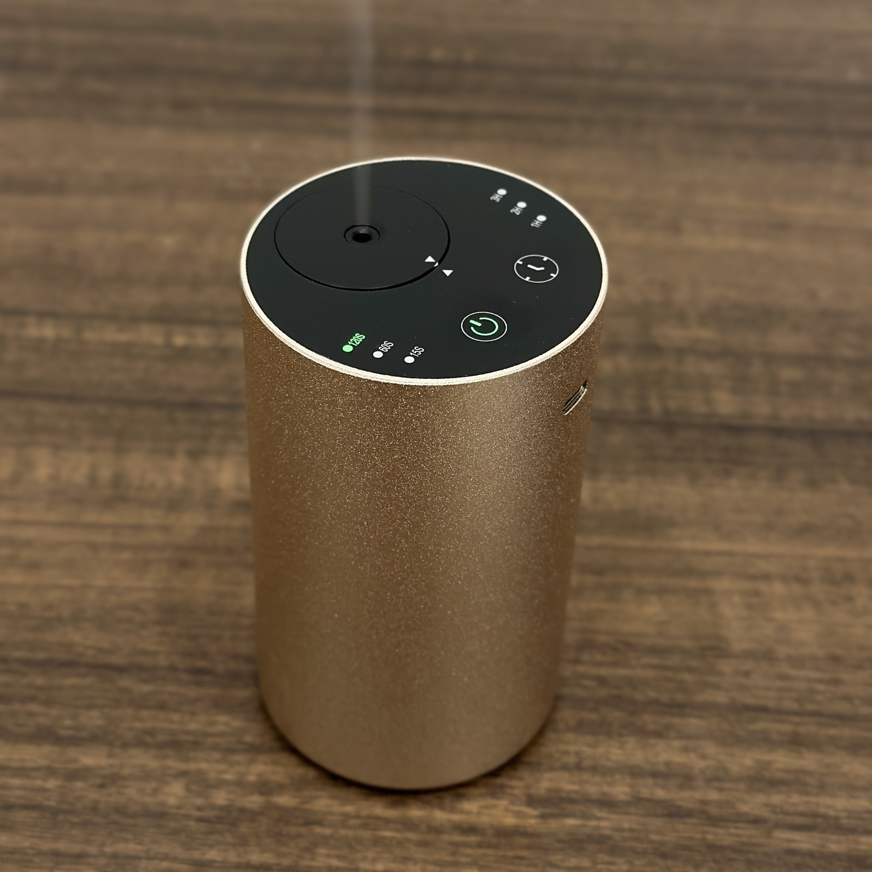 Goldener Aroma-Diffuser für Auto und Raum